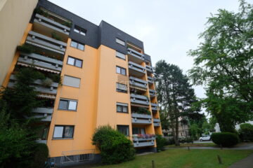 HOCH HINAUS – Charmante Wohnung mit Weitblick, Balkon und Stellplatz, 90425 Nürnberg, Etagenwohnung