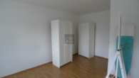 Gepflegte 2-Zimmer-Wohnung mit Balkon und Einbauküche in Mögeldorf - Schlafzimmer