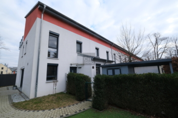 Helles und großzügiges Reihenendhaus mit Einbauküche und Garage in Röthenbach Ost, 90451 Nürnberg, Reihenendhaus